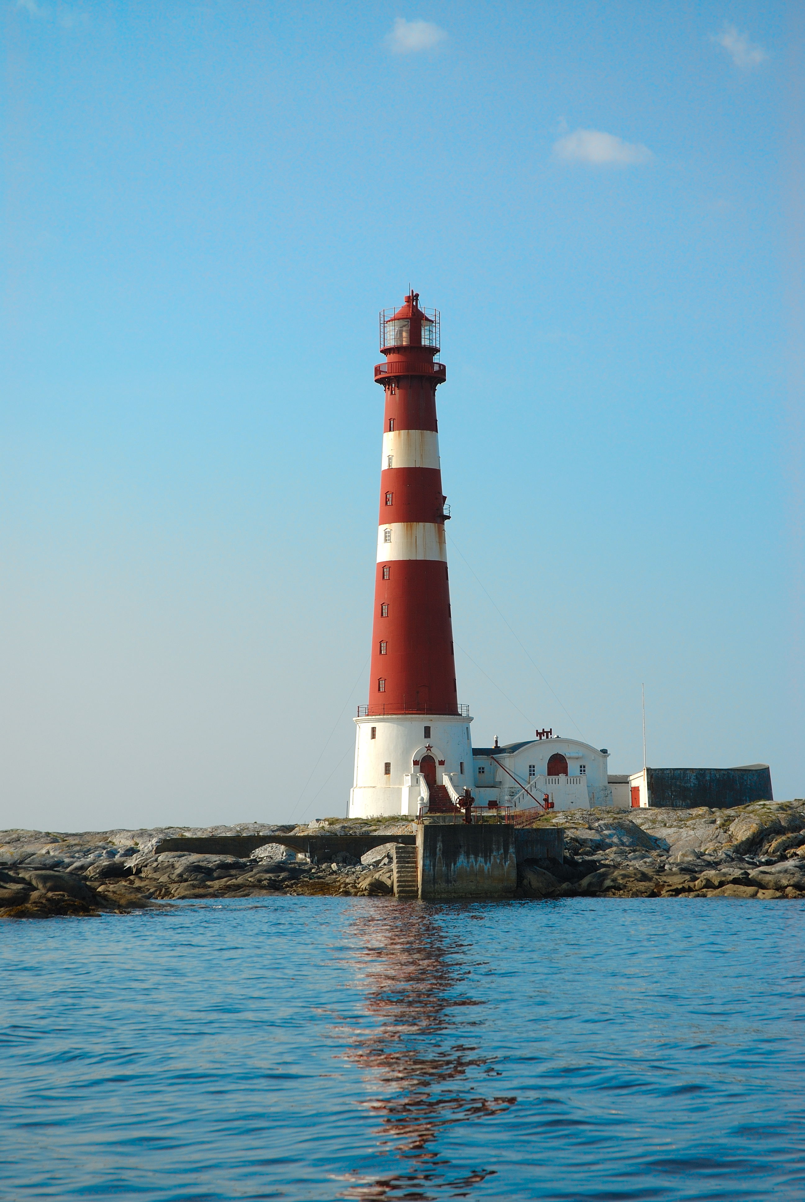 Figure 11b: Troll A, Sletringen Lighthouse (Norway). Source: A/S Norske Shell.