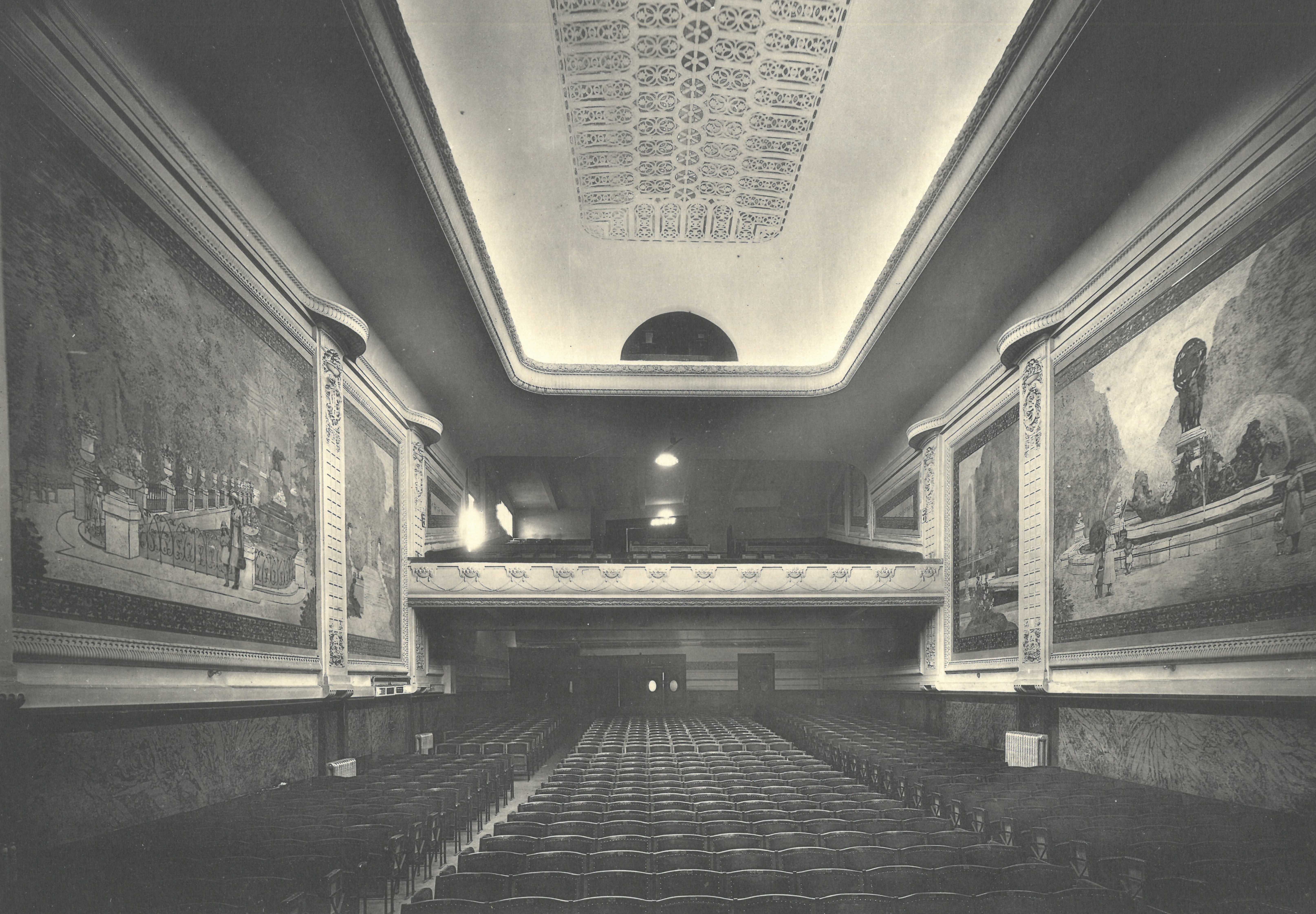 Figure 5. Eugène Vergnes, Cinéma Danton (1920), interior views, taken from Lefol, Gaston (dir.) Cinémas, vues extérieures - détails - plans, Paris Ch. Massin, 1920. © Collection La Cinémathèque de Toulouse