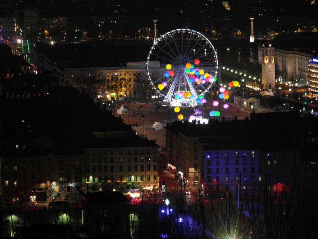 Figure 5: Extraordinary festive illuminations on Place Bellecour in Lyon, Photo F. Schulte-Römer 2011.  